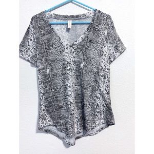 Altar’d State Gray and White Snake Print Shirt Size S